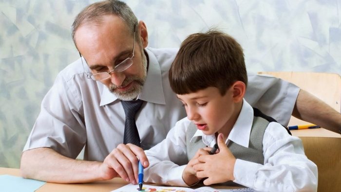 Нужно ли отдавать ребенка репетитору и как найти действительно хорошего педагога?
