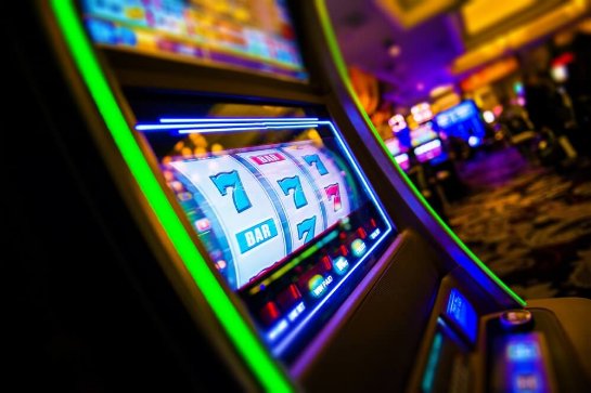 Онлайн-казино и экономика: прямые и косвенные эффекты