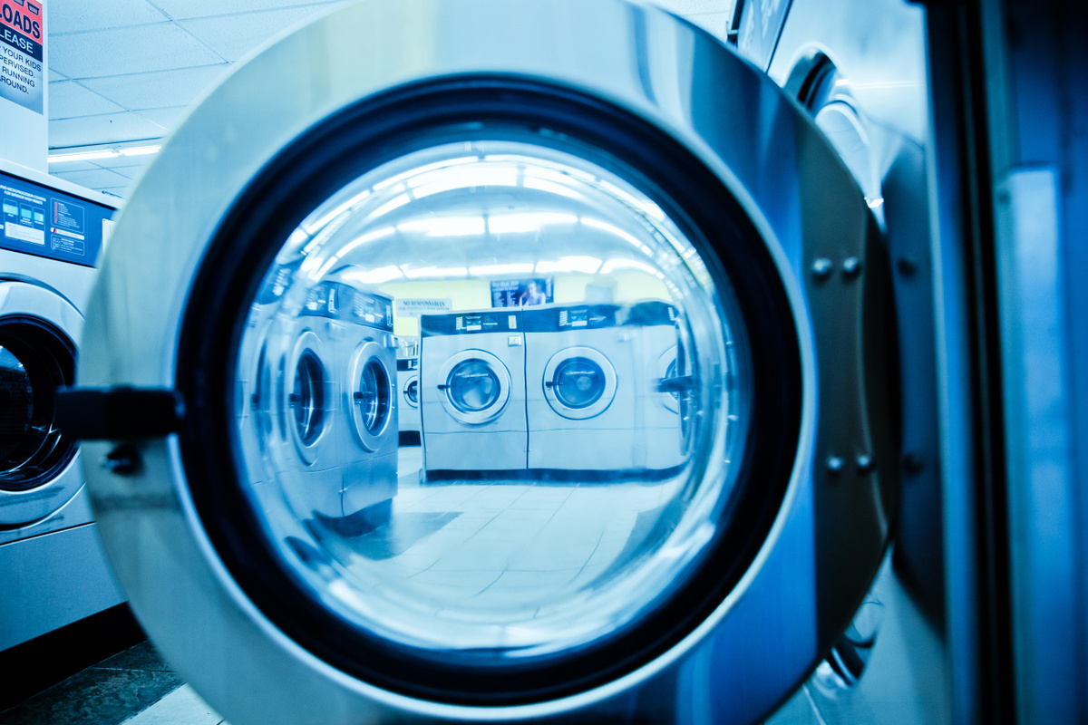 Промышленные стиральные машины: Когда загрузка имеет значение